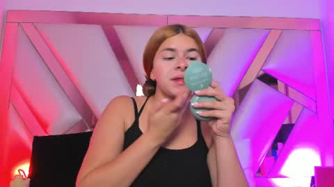 AliceCruz online show from July 4, 2026, 4:57 pm