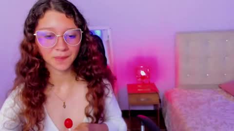 Snapshot of alicee6 chatting on October 17, 2025, 2:08 pm alice online show from October 17, 2025, 2:08 pm