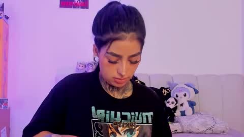 Snapshot of alicee_0 chatting on February 24, 2026, 8:29 pm Alice online show from February 24, 2026, 8:29 pm