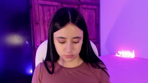 Snapshot of alicee_2 chatting on January 19, 2025, 9:13 pm Aliceee .. 97YP9VWGZHrefnav wishlist lists 1 online show from January 19, 2025, 9:13 pm