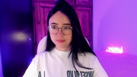 Snapshot of alicee_2 chatting on February 7, 2025, 9:47 am Aliceee .. 97YP9VWGZHrefnav wishlist lists 1 online show from February 7, 2025, 9:47 am