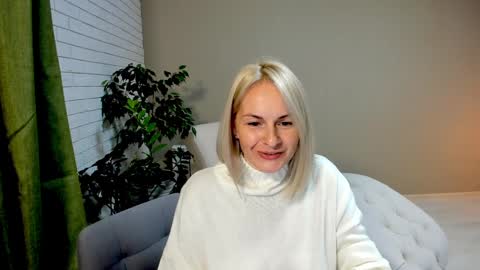 Snapshot of alicee__grace chatting on December 1, 2024, 10:32 pm Alicee online show from December 1, 2024, 10:32 pm