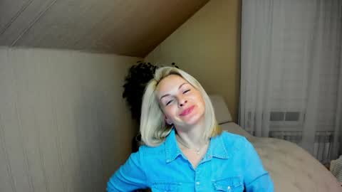 Snapshot of alicee__grace chatting on December 11, 2024, 7:57 pm Alicee online show from December 11, 2024, 7:57 pm