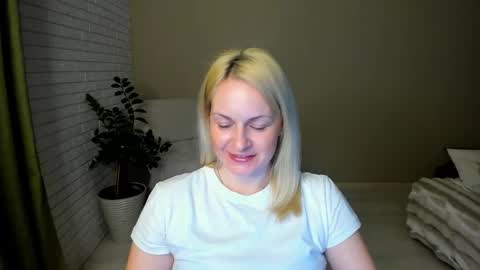 Snapshot of alicee__grace chatting on February 22, 2026, 7:01 pm Alicee online show from February 22, 2026, 7:01 pm