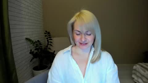 Snapshot of alicee__grace chatting on March 7, 2026, 9:12 pm Alicee online show from March 7, 2026, 9:12 pm
