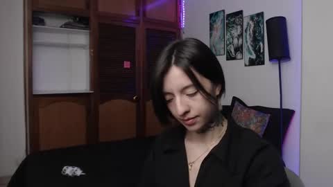 alicee_logan_ online show from October 15, 2025, 1:50 am