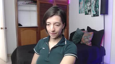 alicee_logan_ online show from November 28, 2025, 8:22 pm