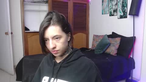 alicee_logan_ online show from December 2, 2025, 1:00 am