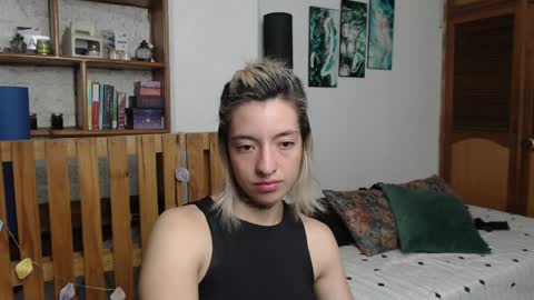 alicee_logan_ online show from May 18, 2026, 2:40 am