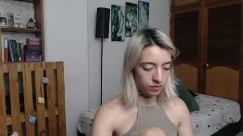 alicee_logan_ online show from May 23, 2026, 3:12 am