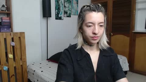 alicee_logan_ online show from May 27, 2026, 2:52 am