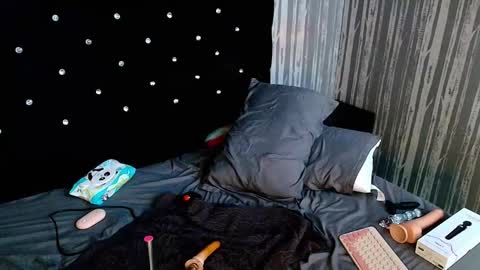 alicee_moonn online show from February 5, 2026, 9:14 am