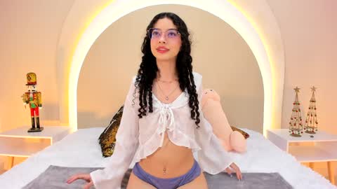 Snapshot of alicee_rodriguez chatting on December 16, 2024, 8:05 pm alice online show from December 16, 2024, 8:05 pm
