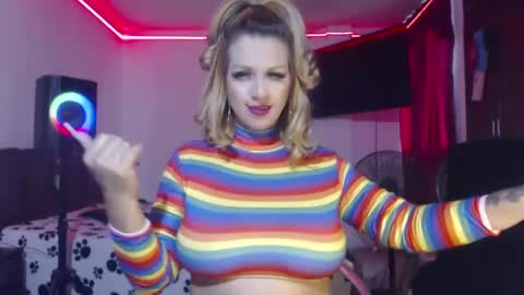 aliceesmiths online show from March 7, 2025, 6:33 pm