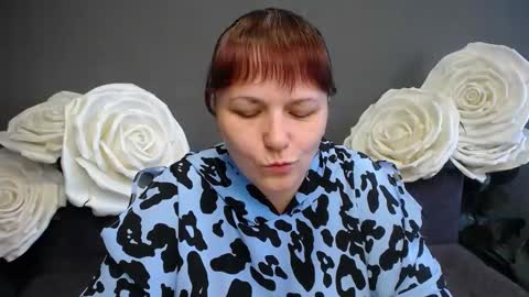 AliceInks online show from September 14, 2025, 6:56 am