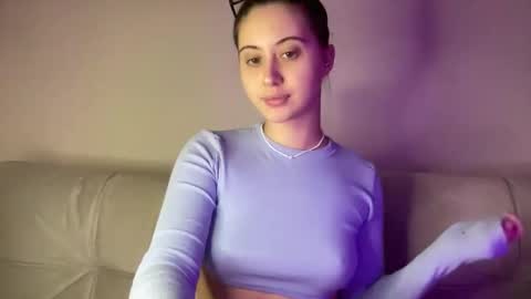 Snapshot of aliceinlustland chatting on February 23, 2026, 5:43 pm aliceinlustland online show from February 23, 2026, 5:43 pm