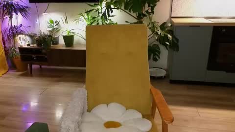 Snapshot of alicekingsleigh chatting on February 22, 2025, 6:30 pm AliceKingsleigh online show from February 22, 2025, 6:30 pm