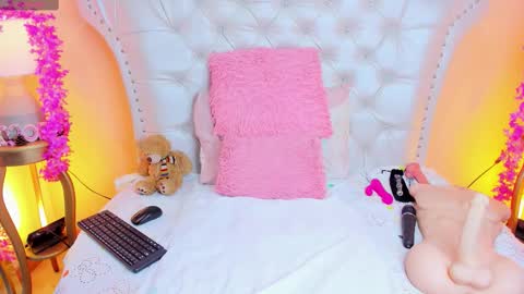 Snapshot of alicelamore chatting on October 11, 2025, 12:04 pm Alice 3 online show from October 11, 2025, 12:04 pm