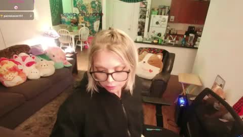 Alice Liddell online show from September 20, 2025, 4:35 am