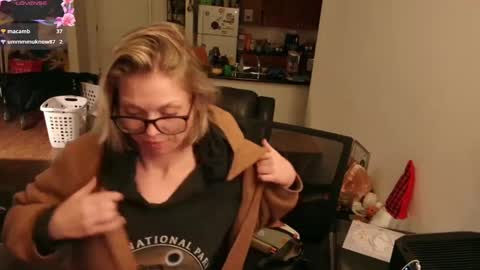 Alice Liddell online show from October 3, 2025, 8:55 am