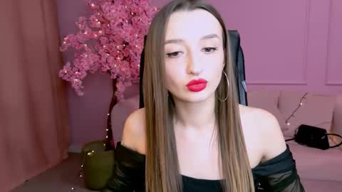 Alice online show from September 19, 2025, 1:12 pm