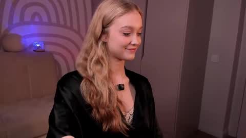 Serena online show from April 15, 2026, 6:31 am