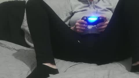 Snapshot of alicerabbithole03 chatting on December 19, 2024, 2:35 pm Alice online show from December 19, 2024, 2:35 pm