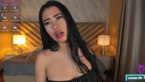 Snapshot of alices_kingsley chatting on November 16, 2025, 8:25 pm Alice online show from November 16, 2025, 8:25 pm