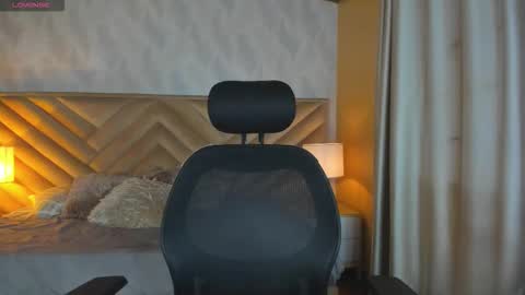 Snapshot of alices_kingsley chatting on November 25, 2025, 9:04 pm Alice online show from November 25, 2025, 9:04 pm