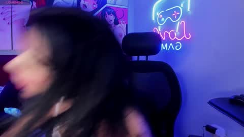 Snapshot of alices_kingsley chatting on January 7, 2026, 1:35 pm Alice online show from January 7, 2026, 1:35 pm