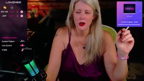 Snapshot of alicescuriosity chatting on October 8, 2025, 3:26 am Alices Curiosity online show from October 8, 2025, 3:26 am