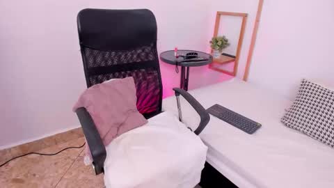 Alice online show from November 23, 2025, 4:12 am