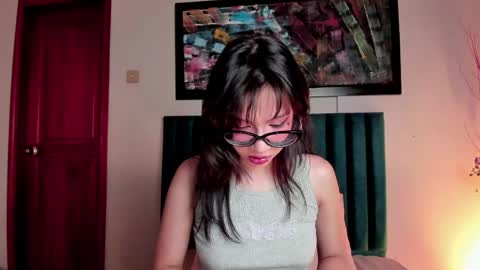 Snapshot of alicethompsson chatting on April 28, 2026, 1:37 am Alice Thompsom online show from April 28, 2026, 1:37 am