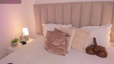 Snapshot of aliceveraa_ chatting on March 3, 2025, 10:42 pm Alice Vera online show from March 3, 2025, 10:42 pm