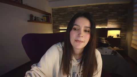 Snapshot of alicewillow chatting on October 20, 2025, 10:43 pm Alice online show from October 20, 2025, 10:43 pm