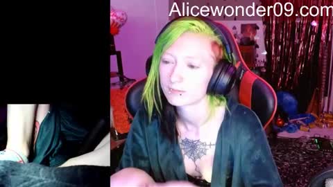 Snapshot of alicewonder52 chatting on February 17, 2026, 8:11 am Alice online show from February 17, 2026, 8:11 am
