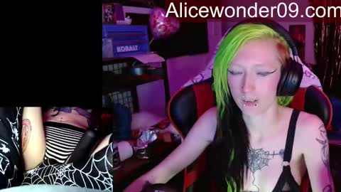 Snapshot of alicewonder52 chatting on March 10, 2026, 7:57 am Alice online show from March 10, 2026, 7:57 am