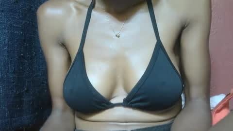 alicia253177 online show from March 12, 2025, 4:46 pm