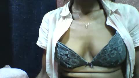 alicia253177 online show from September 22, 2025, 2:57 am