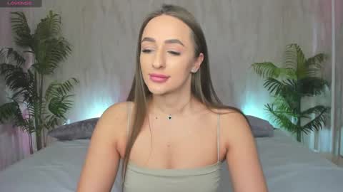 Snapshot of alicia_edwards chatting on February 3, 2025, 1:52 am Mia online show from February 3, 2025, 1:52 am