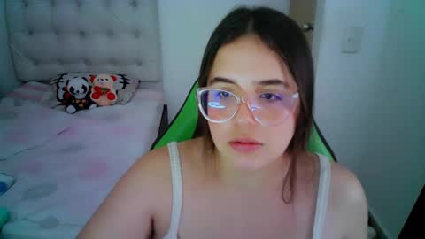 Snapshot of alicia_hotxx chatting on December 8, 2024, 10:03 pm alison online show from December 8, 2024, 10:03 pm