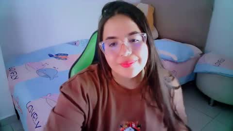 Snapshot of alicia_hotxx chatting on January 17, 2025, 7:05 pm alison online show from January 17, 2025, 7:05 pm