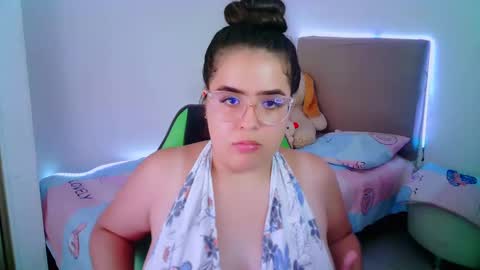 Snapshot of alicia_hotxx chatting on January 31, 2025, 7:29 pm alison online show from January 31, 2025, 7:29 pm