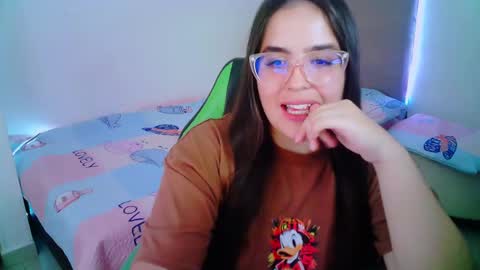 Snapshot of alicia_hotxx chatting on February 2, 2025, 9:34 pm alison online show from February 2, 2025, 9:34 pm