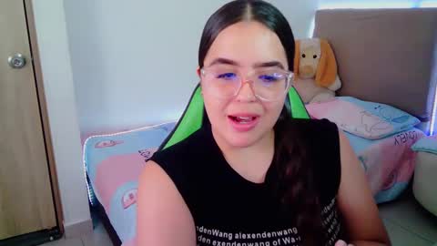 Snapshot of alicia_hotxx chatting on February 6, 2025, 6:02 pm alison online show from February 6, 2025, 6:02 pm