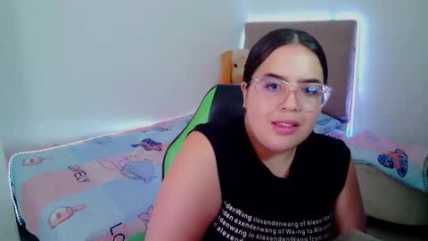 Snapshot of alicia_hotxx chatting on February 6, 2025, 9:06 pm alison online show from February 6, 2025, 9:06 pm