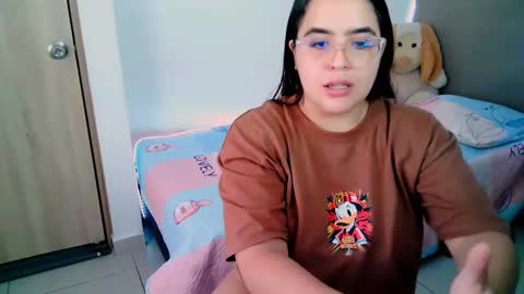 Snapshot of alicia_hotxx chatting on February 7, 2025, 8:53 pm alison online show from February 7, 2025, 8:53 pm