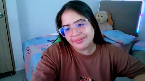 Snapshot of alicia_hotxx chatting on February 18, 2025, 5:53 pm alison online show from February 18, 2025, 5:53 pm