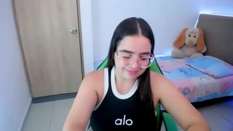 Snapshot of alicia_hotxx chatting on February 26, 2025, 7:16 pm alison online show from February 26, 2025, 7:16 pm