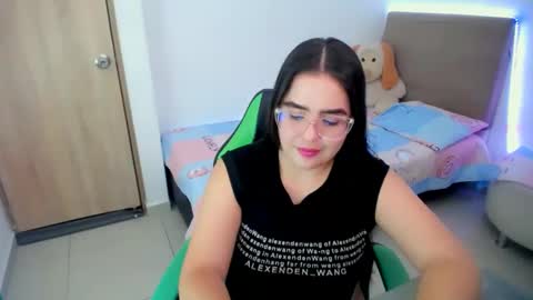 Snapshot of alicia_hotxx chatting on February 28, 2025, 5:48 pm alison online show from February 28, 2025, 5:48 pm